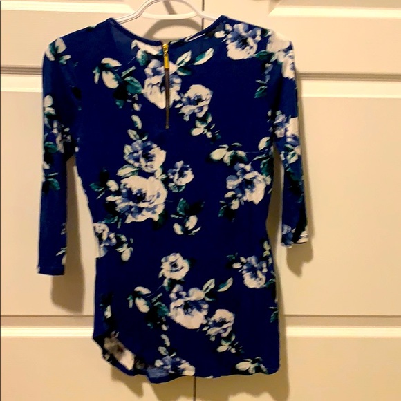 Top - Picture 2 of 2